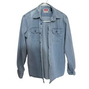 Wrangler Light Blue Casual Button Down Shirt Small